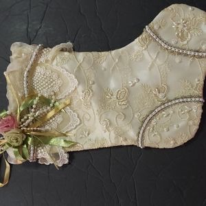 Victorian Ivory Lace Beaded Style Christmas Stocking Pre-Owned. 10inLx7inW